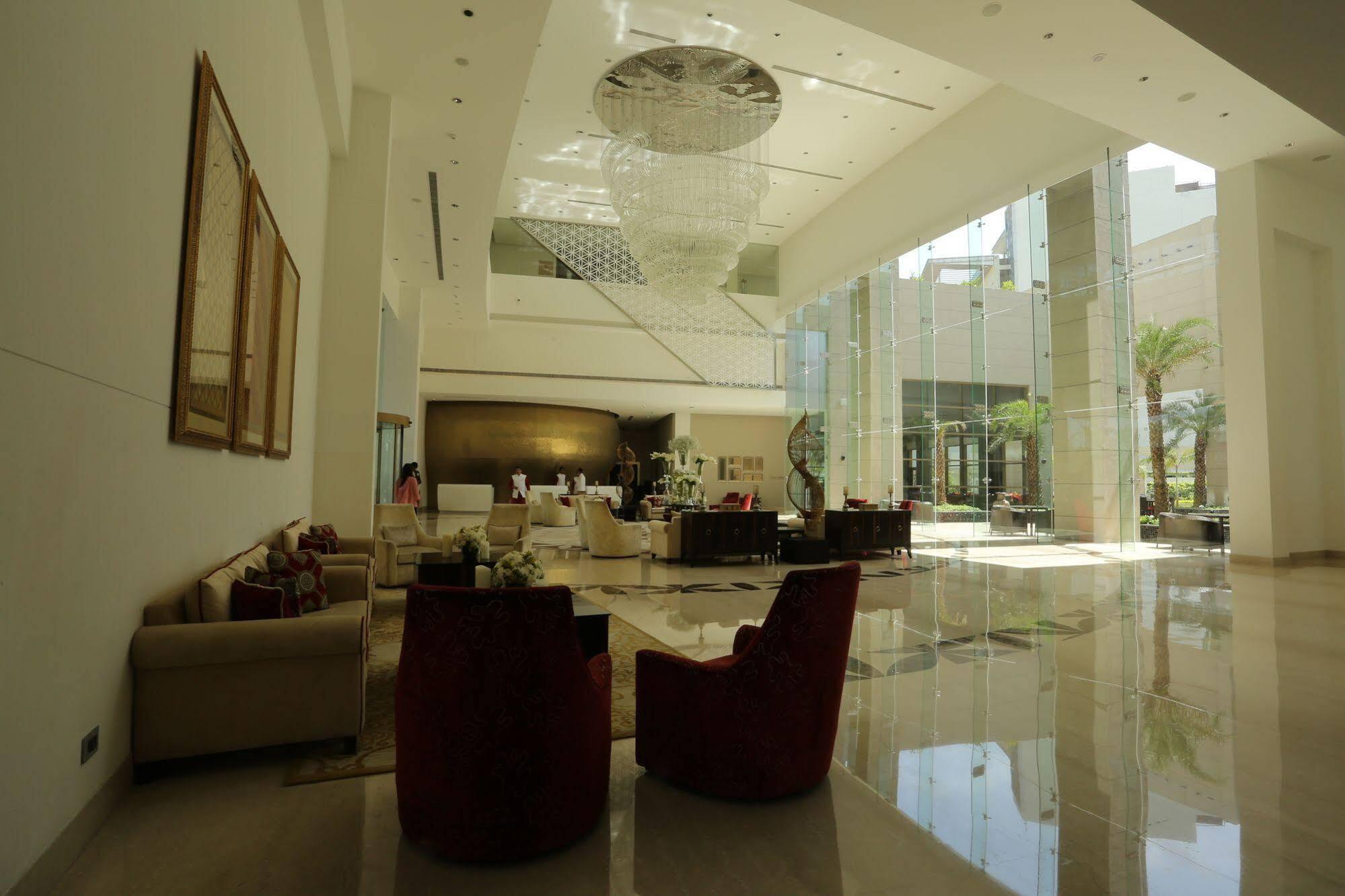 Hotel Taj Swarna, Amritsar Exterior foto Lobby